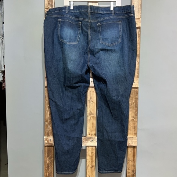 Torrid dark wash lightweight. Straight leg denim jeans. Size 24. EUC. - Picture 4 of 7